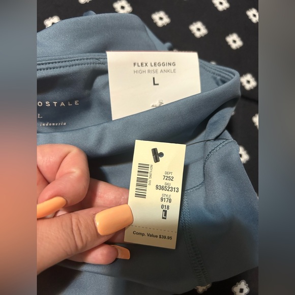 Aeropostale Pants - NWT- Aeropostale Blue leggings- high rise w/ pockets- size large